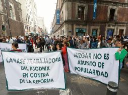 Trabajadores mantuvieron el cierre de juzgados, pese a que se dio la orden de reanudar labores. EL UNIVERSAL