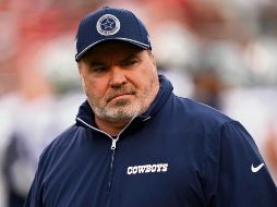 El trabajo del entrenador en jefe Mike McCarthy está en riesgo si los Cowboys no logran un sitio en la postemporada. AFP/T. Henderson