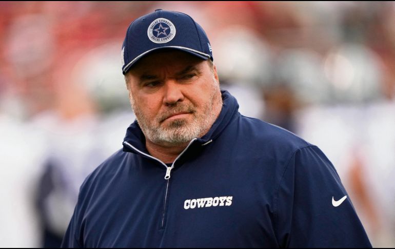 El trabajo del entrenador en jefe Mike McCarthy está en riesgo si los Cowboys no logran un sitio en la postemporada. AFP/T. Henderson