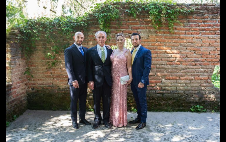 Luis Fernando, Alfredo Salomón, Saray Pérez y Juan Carlos Salomón. GENTE BIEN JALISCO/ S. Gómez