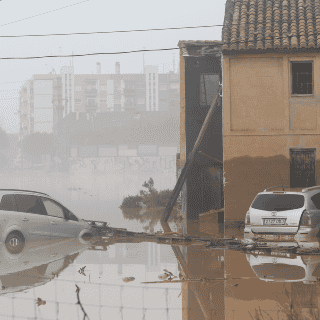 SRE hace un llamado a mexicanos a seguir indicaciones en Valencia tras el paso de la DANA