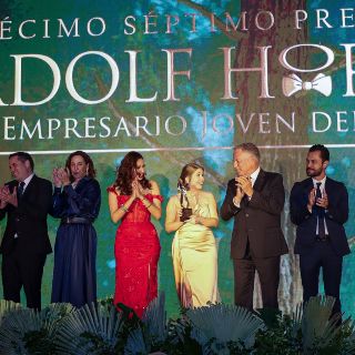 Reconocen a Denisse Reynoso con el Premio Adolf Horn al Empresario Joven