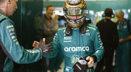 Alonso padeció una infección intestinal que se trató en Europa. ESPECIAL/Aston Martin