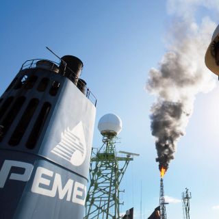 Pemex envía miles de barriles de petróleo a Cuba