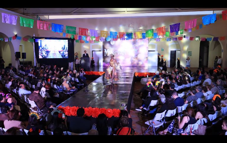 Los participantes plasmaron la esencia de la cultura mexicana del Día de Muertos, una fiesta emblemática en Tlaquepaque, a través de sus trajes y creatividad. ESPECIAL