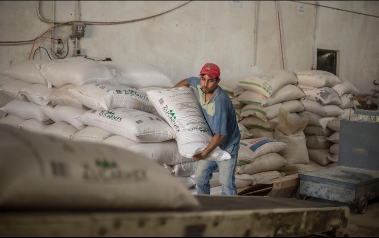 Desde la perspectiva de GCMA, el azúcar puede abaratarse más si los empresarios no logran retirar del mercado nacional este sobrante. EL INFORMADOR/ ARCHIVO