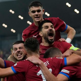 UEFA multa a Serbia por incidentes con aficionados en Liga de Naciones