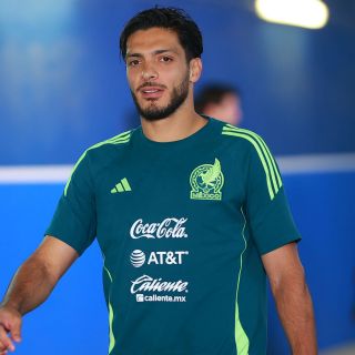 Raúl Jiménez lanza elogios para Santiago Giménez