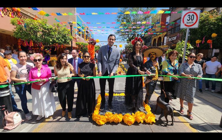 El altar está dedicado a Ifigenia Martha Martínez Hernández, Rosario Ibarra de Piedra, y Griselda Álvarez Ponce de León. ESPECIAL