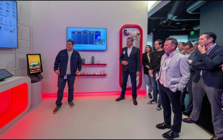 En esta gira de trabajo en Estados Unidos, el ex alcalde de Zapopan también tuvo una reunión con dirigentes de la empresa Oracle. CORTESÍA.