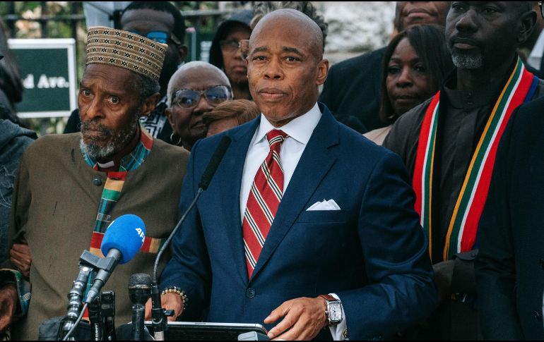 El alcalde de NY,  Eric Adams, invitó a los ciudadanos a tomar medidas para prevenir una escasez más grave en la ciudad. EFE