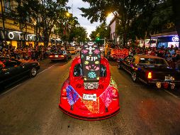 Alrededor de las 18:00 horas los primeros integrantes del desfile llegaron a las inmediaciones de la Rectoría General de la UdeG. EL INFORMADOR/A.NAVARRO