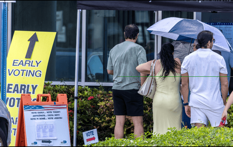 Expertos, encuestas y medios locales auguran que en EU se podrían invertir las mayorías en ambas cámaras. EFE / C. Herrera-Ulashkevich
