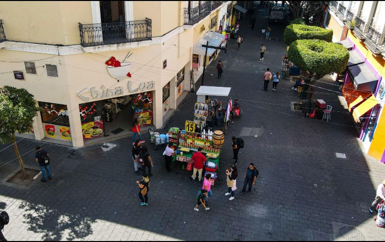 En un comunicado comentó que las acciones del gobierno, se sustentan en el cumplimiento de la normativa vigente y busca regularizar el comercio en espacios públicos. EL INFORMADOR/ ARCHIVO.