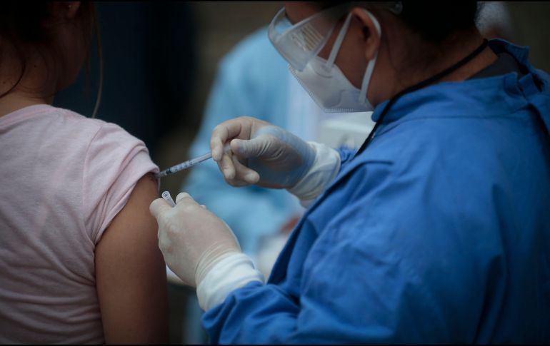 Es recomendable vacunar previo al inicio de la vida sexual, debido a que se ha observado que la vacuna brinda una mejor respuesta inmunológica. EL INFORMADOR/ ACHIVO