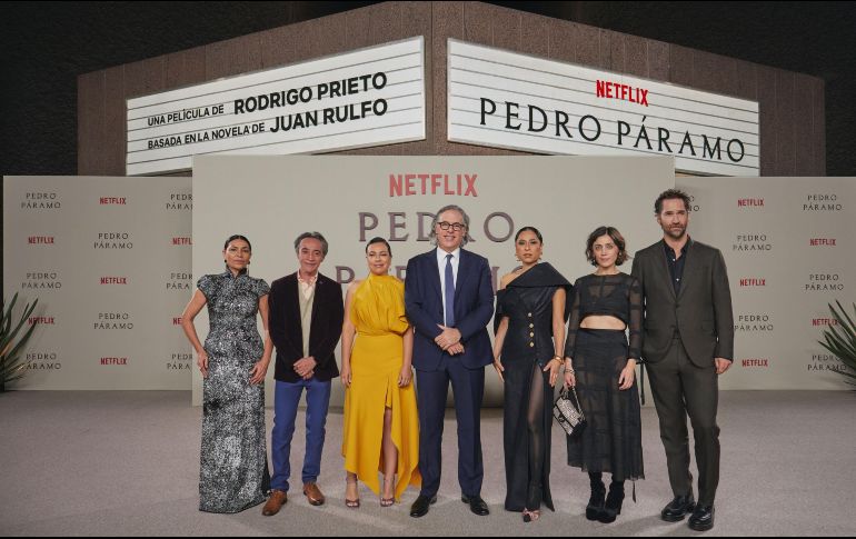 Dolores Heredia, Roberto Sosa, Giovanna Zacarías, Rodrigo Prieto, Mayra Batalla, Ilse Salas y Manuel García Rulfo. ESPECIAL/NETFLIX.