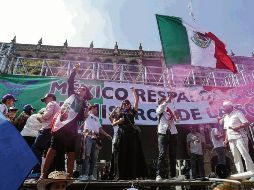 Trabajadores del Poder Judicial apoyaron a la Suprema Corte, pero reaccionaron con llanto y enojo ante la decisión del máximo tribunal. EL UNIVERSAL