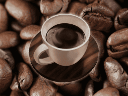 Cuando el café pasa por el proceso de tostado, adquiere el color característico que observamos en la mayoría de las presentaciones. EFE / ARCHIVO