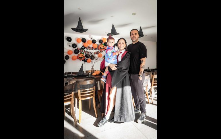 Romeo Barrera Sandoval,Christianne Sandoval y Óscar Barrera.  GENTE BIEN JALISCO/ J. Soltero