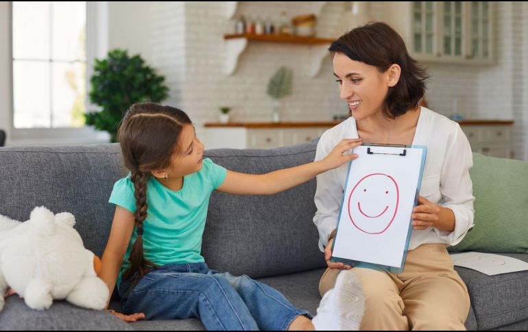 La clave es la paciencia, la empatía y el amor incondicional, elementos esenciales para apoyar a tu hijo en su crecimiento y en su camino hacia la independencia. CANVA