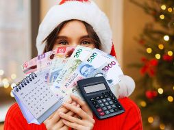 De acuerdo con la LFT, todas las empresas tienen una fecha límite para pagar el aguinaldo a todos los trabajadores. ESPECIAL