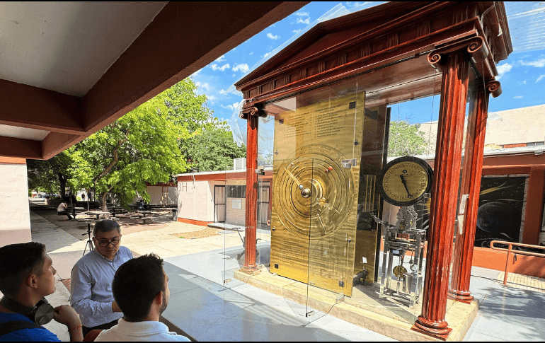 El mecanismo tenía entre 354 y 355 agujeros, que corresponden al calendario lunar griego en lugar del calendario solar de 365 días de los antiguos egipcios. EFE / ARCHIVO