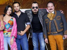 Pepe Aguilar junto a Angela Aguilar, Leonardo Aguilar, y Antonio Aguilar Jr. ARCHIVO / AFP
