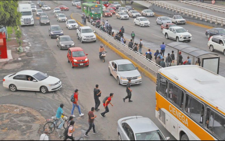 Los alcaldes de MC respaldaron la futura Línea 5 del Tren Ligero, que pasará por la Carretera a Chapala y busca mejorar el transporte público en zonas como El Álamo. EL INFORMADOR