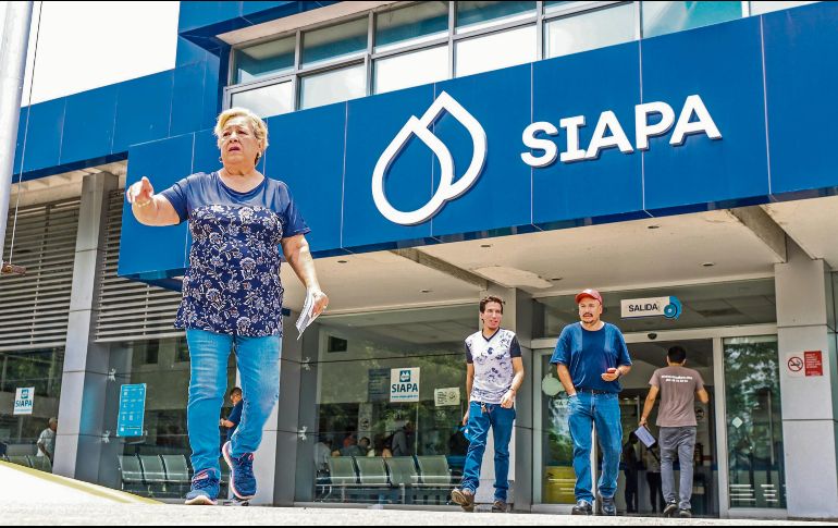 El SIAPA ofrece descuentos a los morosos. Pueden comunicarse al 33-3668-2482 o escribir en las redes sociales oficiales de Facebook: Siapagdl y X: @siapagdl. EL INFORMADOR/ A. Navarro