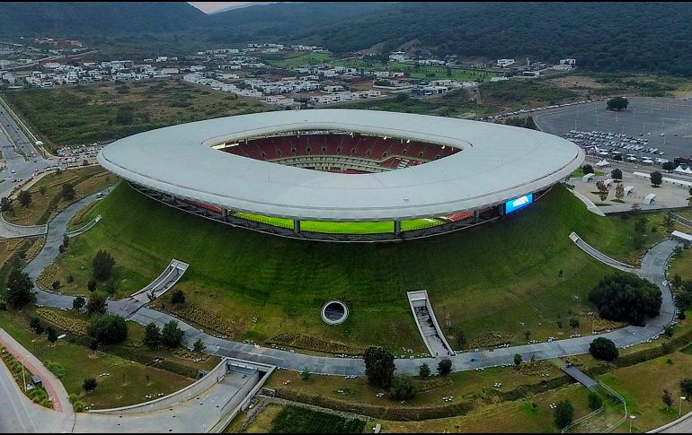 Ni las personas que viven relativamente cerca del inmueble pueden salvarse del caótico arribo. IMAGO7.