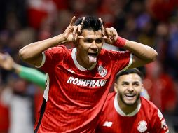 Jesús Gallardo celebra su anotación, la primera del juego, apenas al minuto 9. EFE/A. Cruz