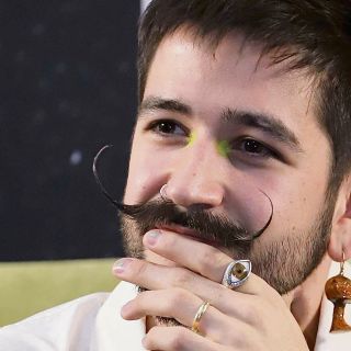 La vida de Camilo gira alrededor de sus hijas