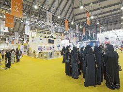Una vista general de los pasillos de la Feria internacional del Libro de Sharjah. AFP