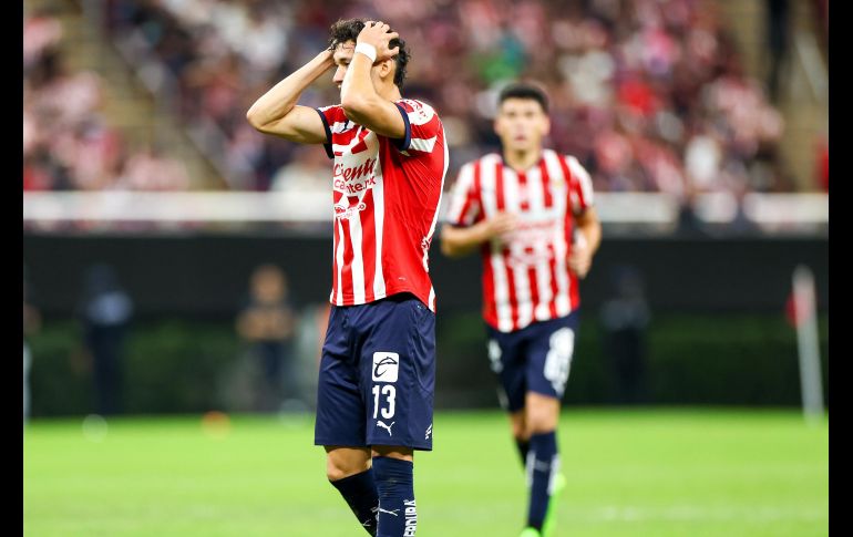 Jesús Orozco se lamenta por una ocasión perdida de Chivas en la Liga MX. IMAGO7