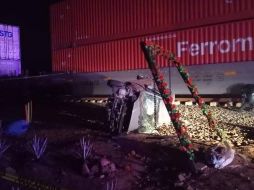 El choque de un vehículo particular contra el ferrocarril en Amatitán dejó saldo de tres personas fallecidas. ESPECIAL