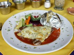 El papel aluminio es un material popular en la cocina. EL INFORMADOR / ARCHIVO