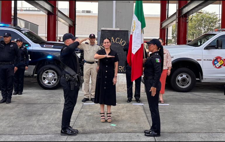 La ceremonia simbólica se realizó en las instalaciones de la Coordinación Municipal De Protección Civil Y Bomberos De Zapopan. ESPECIAL