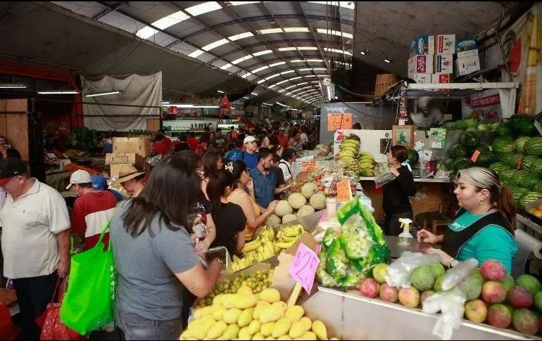 Fijan en 910 pesos el precio máximo del paquete de alimentos incluidos en la canasta básica. EL INFORMADOR/ Archivo