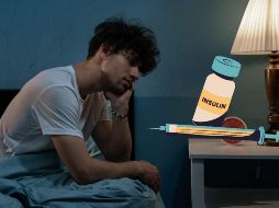 El descanso adecuado es esencial para mantener una buena salud, y una de las consecuencias más preocupantes de no dormir lo suficiente es el aumento del riesgo de desarrollar diabetes tipo 2.  CANVA