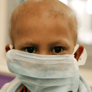 Logran tratar tumores cerebrales en pacientes infantiles