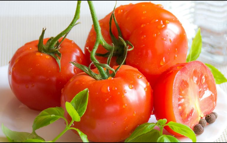 Los tomates son utilizados para elaborar diversos platillos tradicionales en el mundo. PEXELS