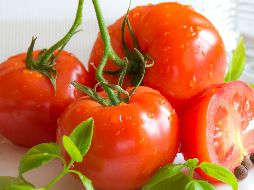 Los tomates son utilizados para elaborar diversos platillos tradicionales en el mundo. PEXELS