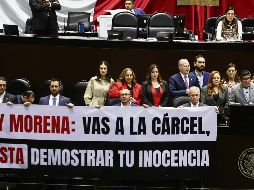 Legisladores se manifestaron ayer en la tribuna de la Cámara Baja. EL UNIVERSAL