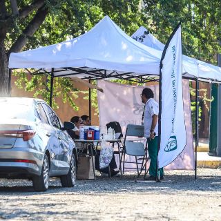 Habilita IMSS módulo drive thru de vacunación en Guadalajara