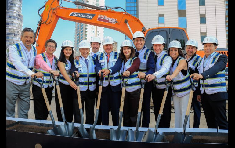 Colocación de la primera piedra de la Torre ALAC. GENTE BIEN JALISCO/ C. Jimeno