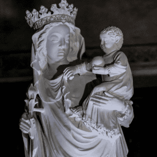 Talla de la Virgen vuelve a la catedral de Notre Dame