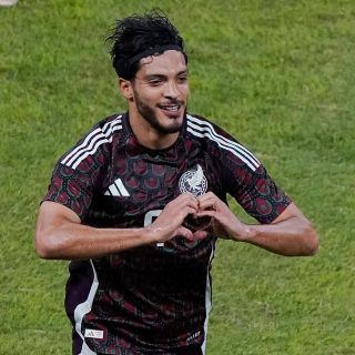 Raúl Jiménez cada vez más cerca de romper récord de 'Chicharito'