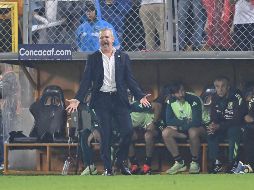 Durante prácticamente todo el partido, la tribuna que se encontraba justo detrás de la banca mexicana, se metió con el timonel azteca, lo insultó, le arrojó objetos y de paso el propio “Vasco” les llegó a responder con insultos y señas, por lo que los ánimos siempre estuvieron calientes. IMAGO7