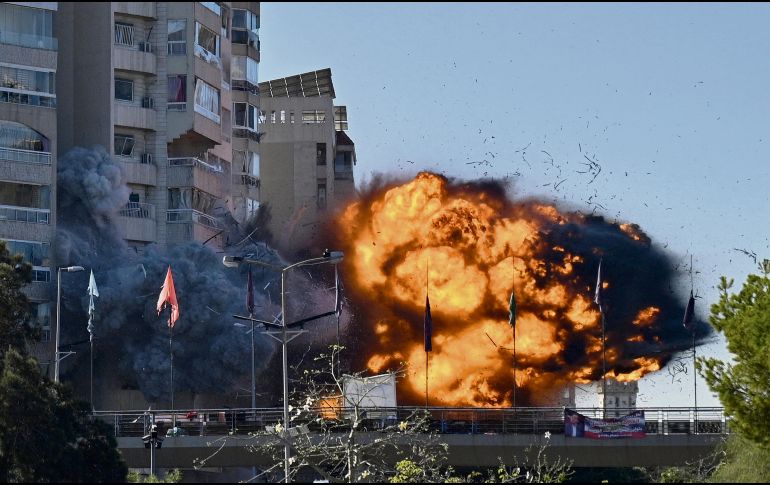 Enormes explosiones sacudieron Beirut. EFE