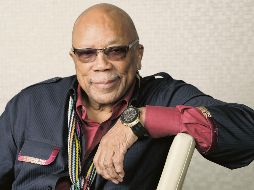 El productor musical dejó una larga y prestigiada carrera en el mundo del entretenimiento, misma que fue honrada en los Governors Awards. AP